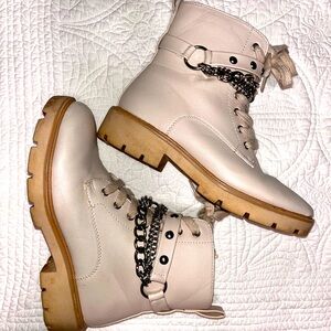 Women’s boots size 7m